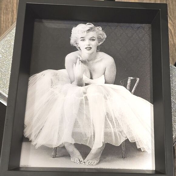 Pyramid America Marilyn Monroe Lenticular 3D Framed Wall Decor - Picture 5 of 6
